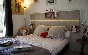 Philippe&Marie, vous accueilles Chambre avec terrasse à louer dans Villa, au pied du Luberon